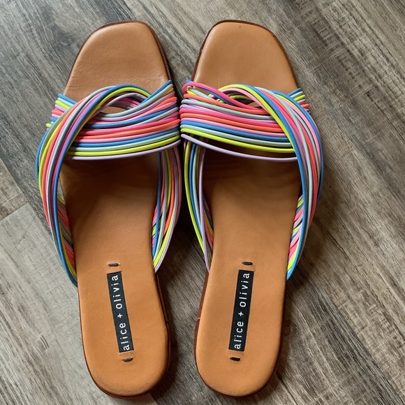 Alice and Olivia Coree Slides Size 10 - Picture 1 of 4